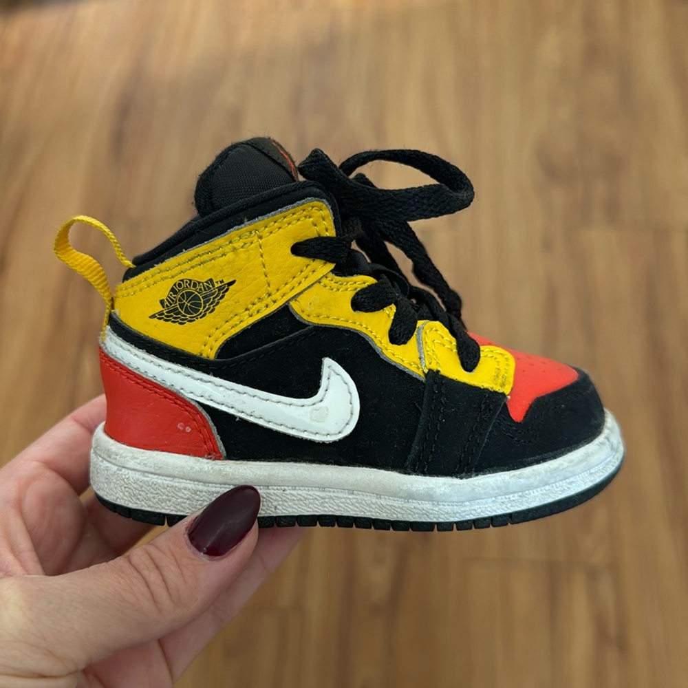 JORDAN 1 MID SE TD 'AMARILLO TEAM ORANGE'